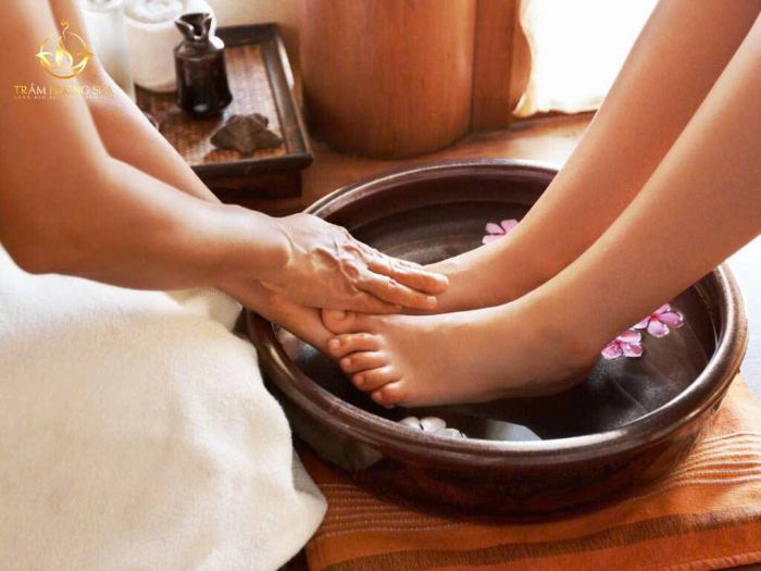 Foot spa at MAY